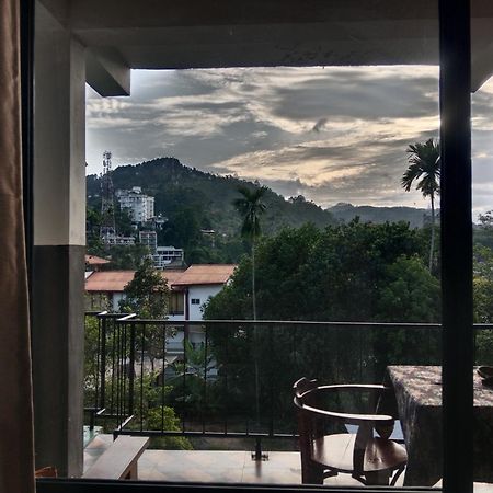Ella Glory Inn Εξωτερικό φωτογραφία
